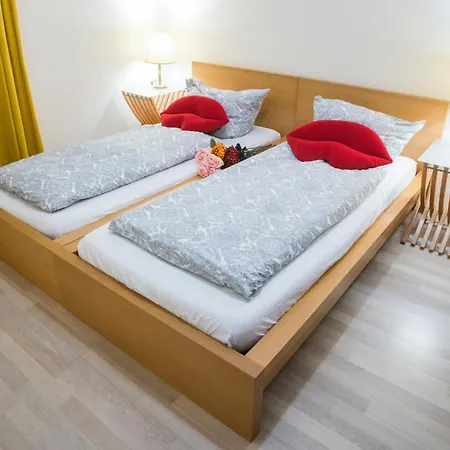 Apartment Center Dusseldorf